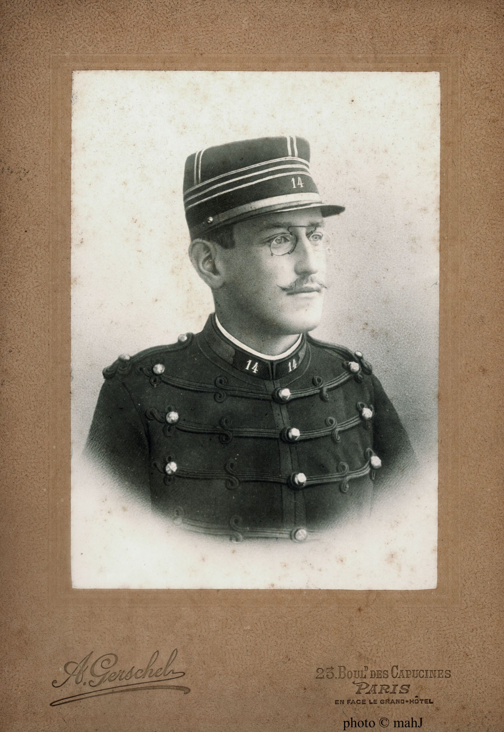 Alfred Dreyfus en uniforme par Aron Gerschel vers 1890
