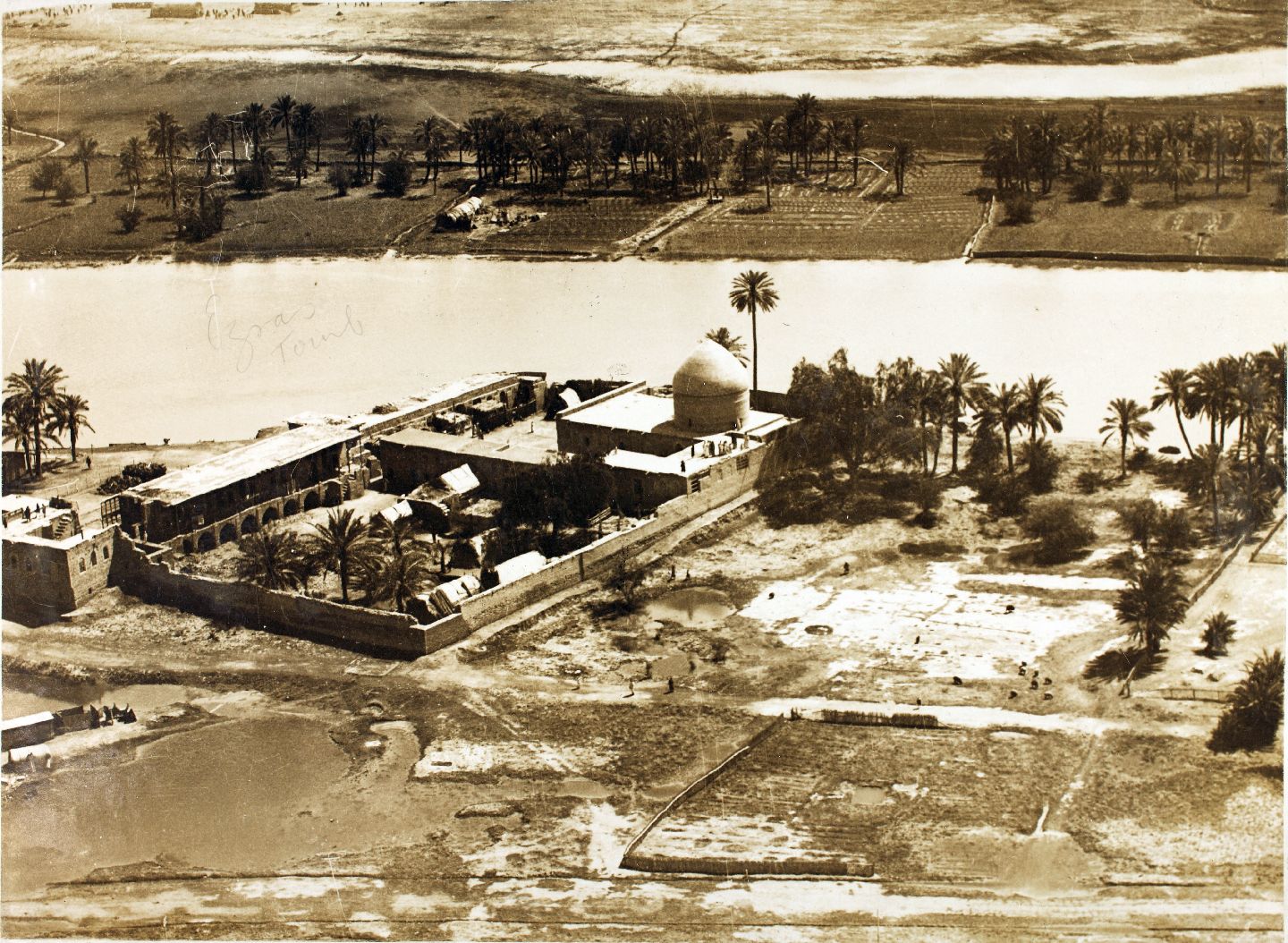 Caveau d’Ezra en 1920